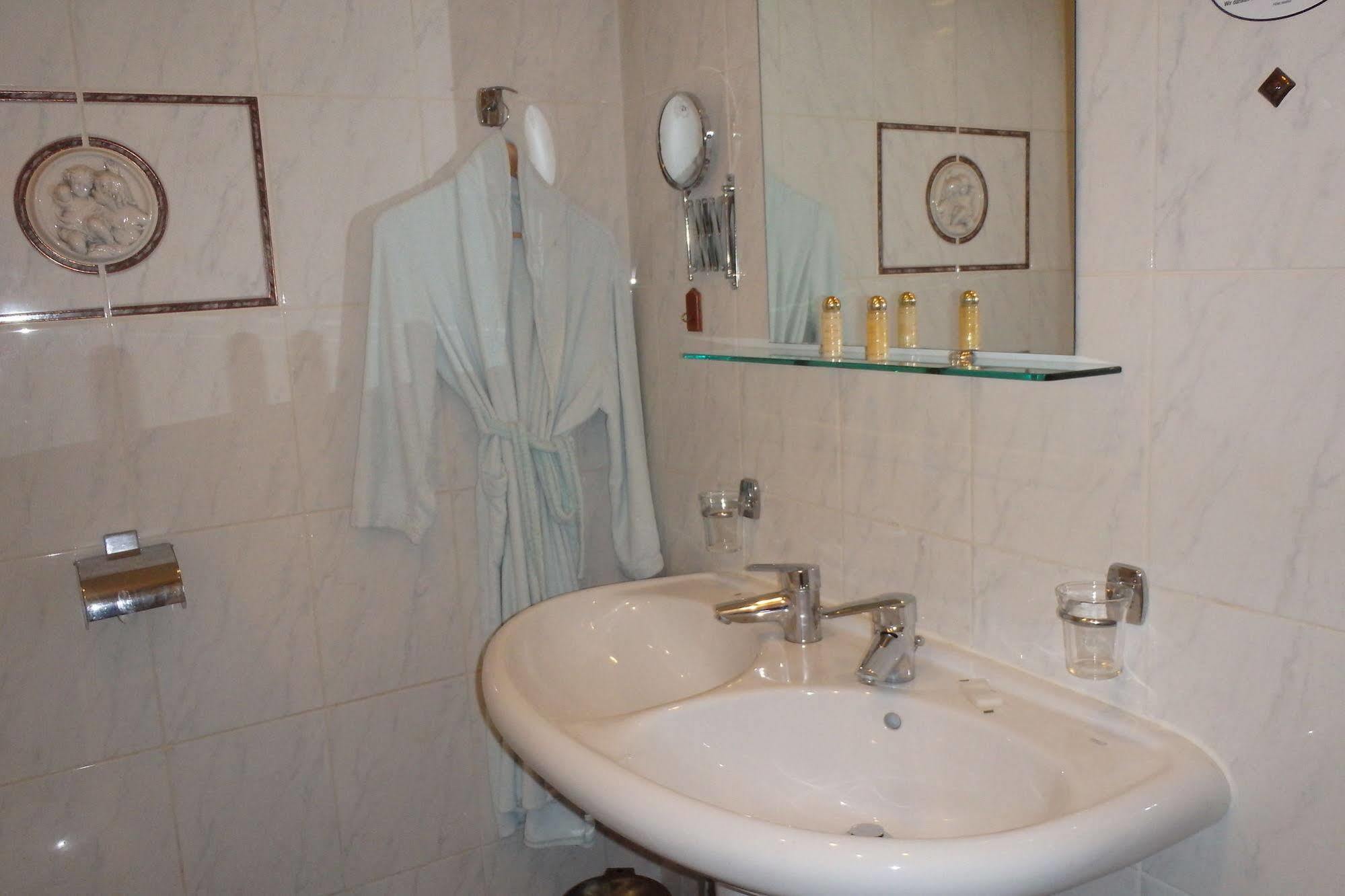 Hotel Maillot Neuilly-sur-Seine Eksteriør bilde